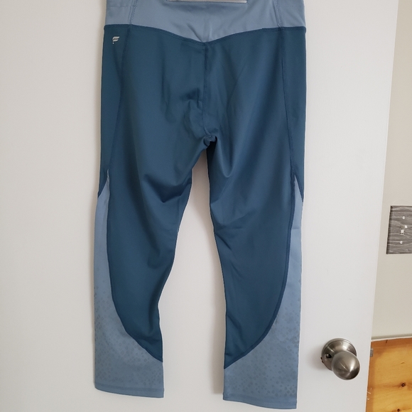 Fabletics 3/4 tight - Picture 3 of 4